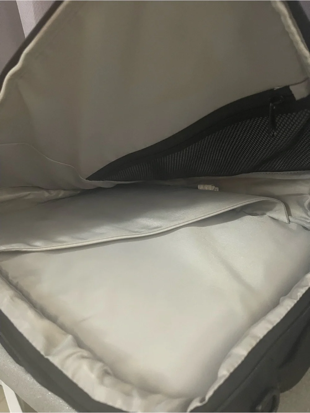 Targus Black Laptop Tote with Front Zipper